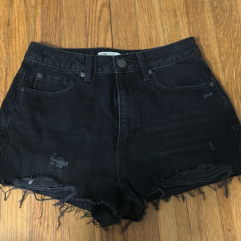 Festival Garage Black Jean ripped shorts